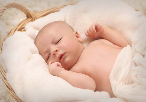 Waarom slaapt mijn baby overdag slecht en wat kan ik eraan doen?